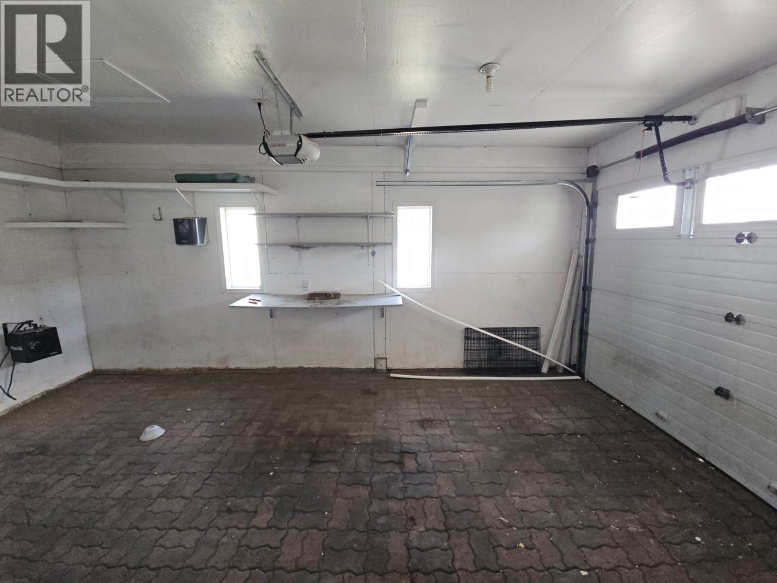 5237 42 Street NE - 45
