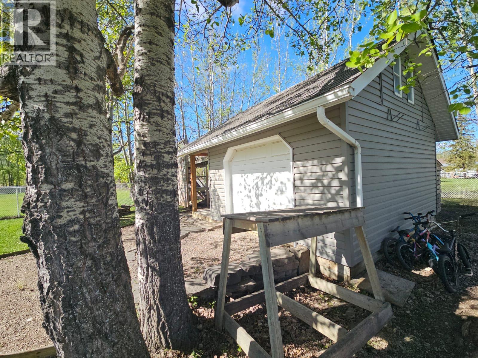 5237 42 Street NE, Chetwynd