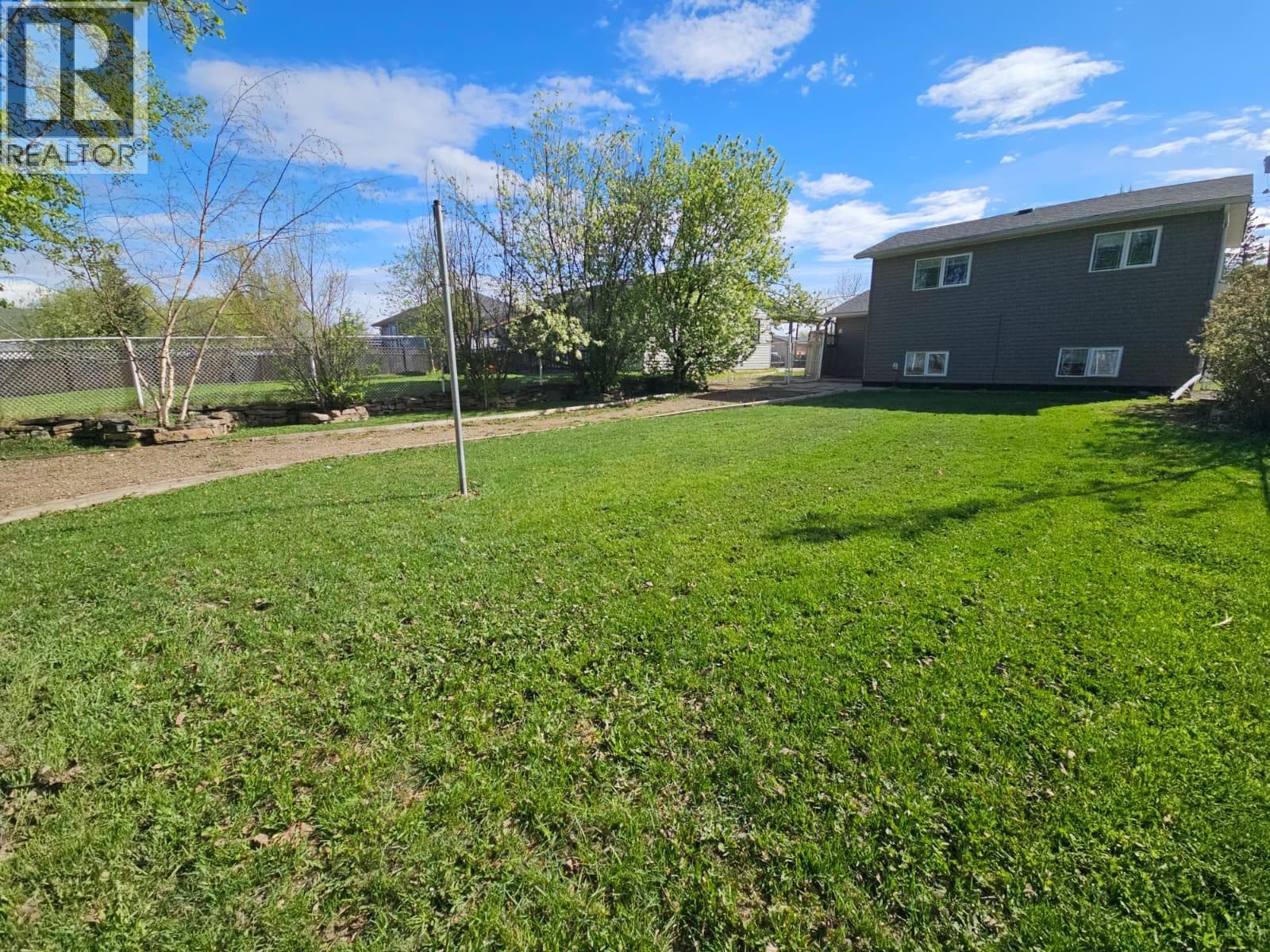 5237 42 Street NE, Chetwynd