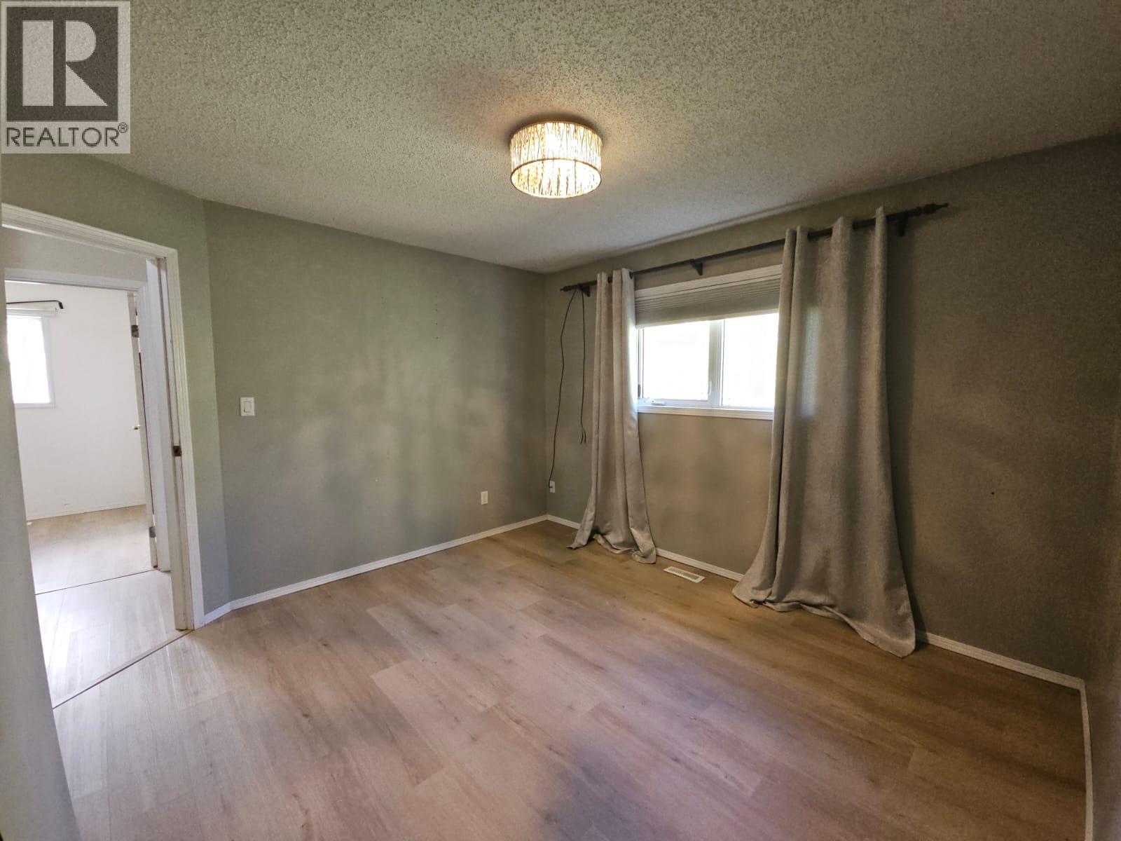 5237 42 Street NE - 20