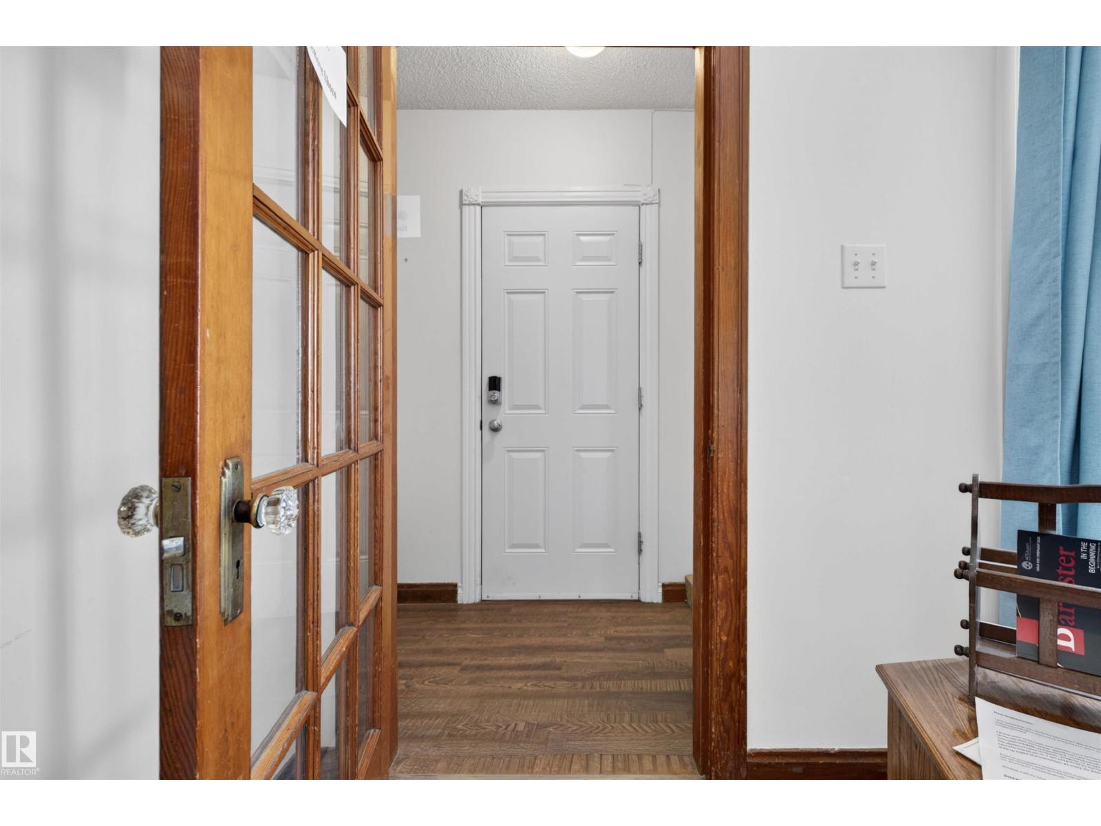 10522 79 AV NW - Image 3