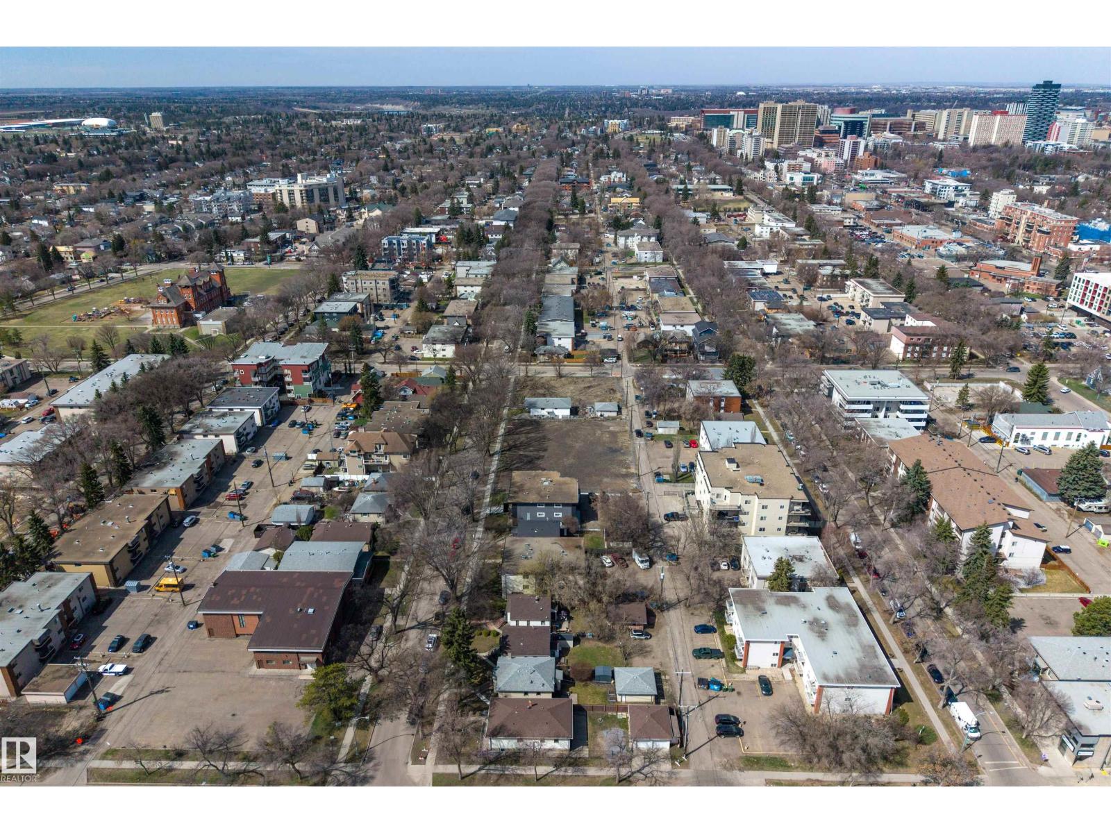 10522 79 AV NW - 37