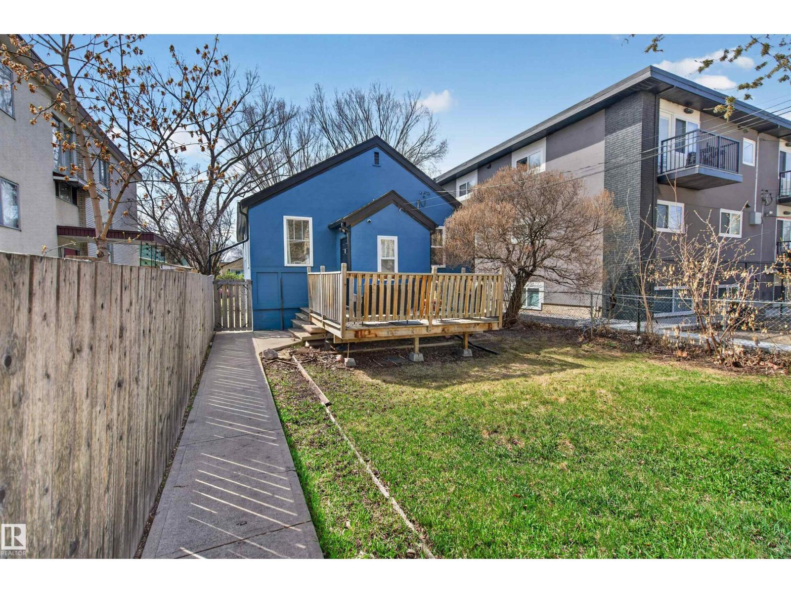 10522 79 AV NW - 31