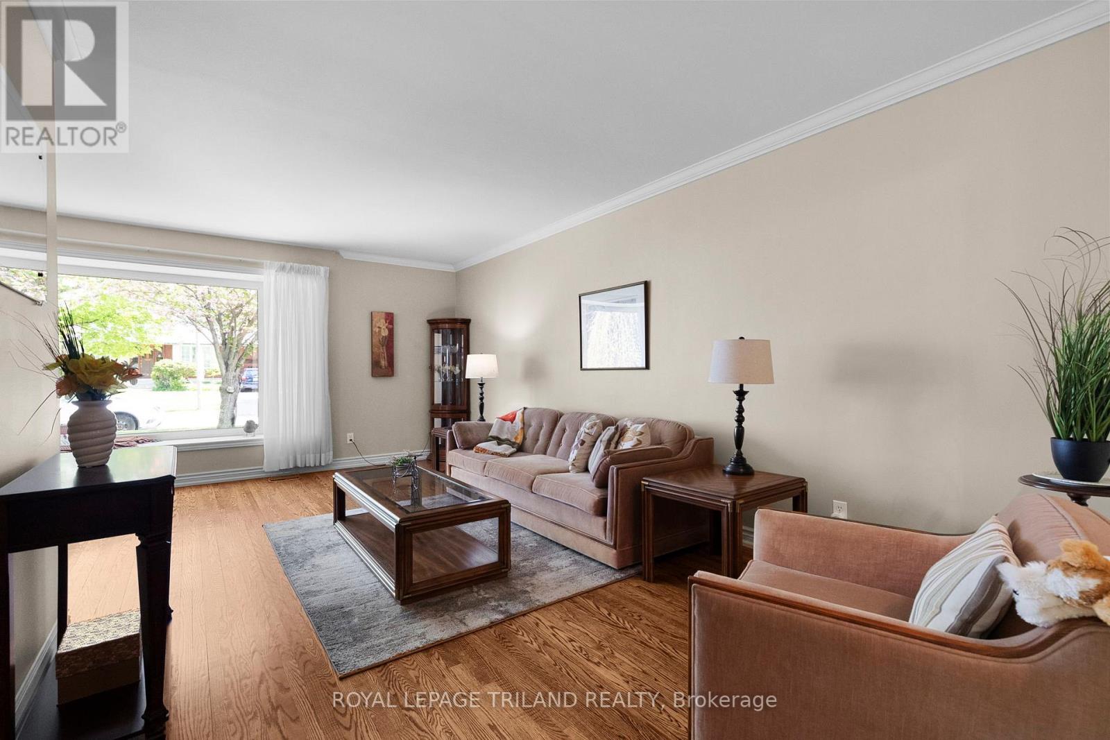 29 LADORE DRIVE - 17