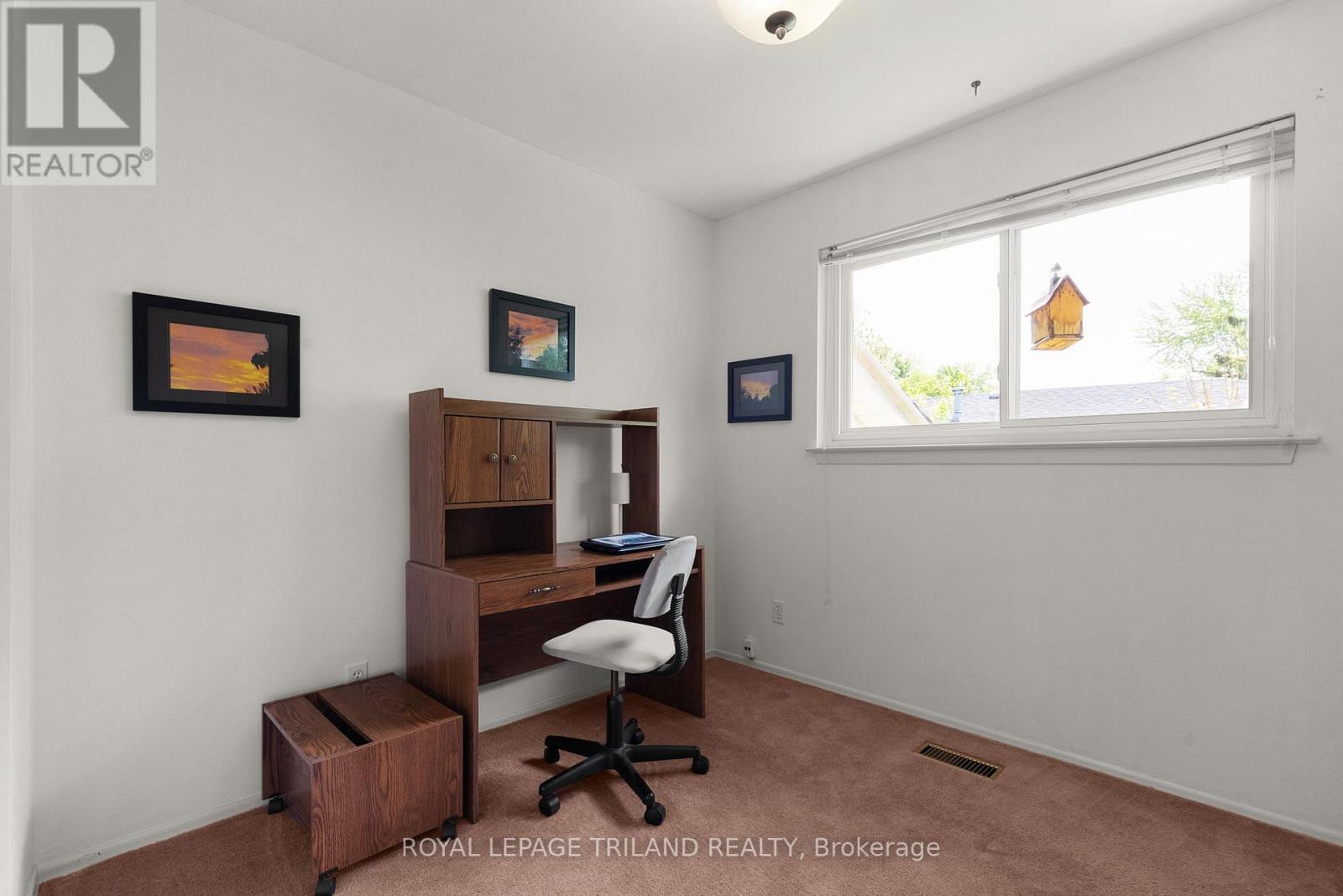 29 LADORE DRIVE - 21