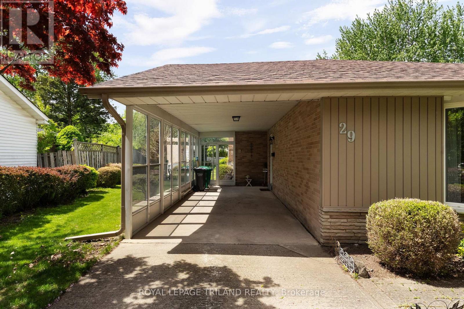 29 LADORE DRIVE - Image 3