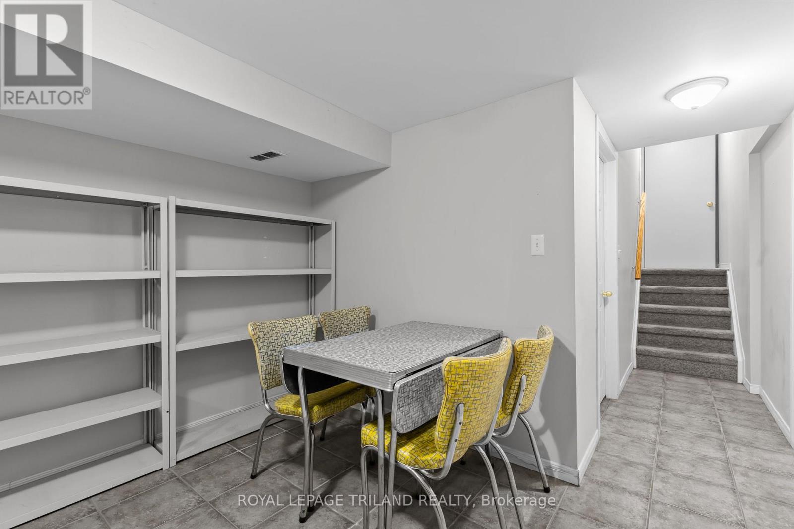 29 LADORE DRIVE - 36