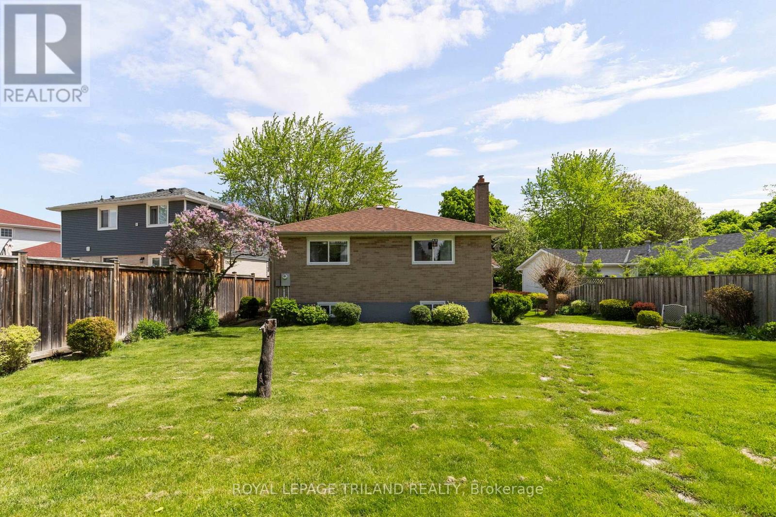 29 LADORE DRIVE - 40