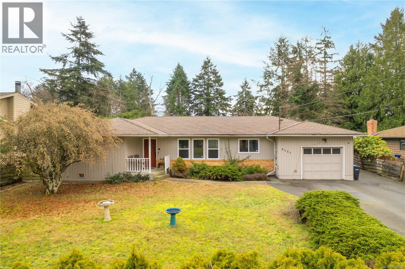6531 Dover Rd, Nanaimo