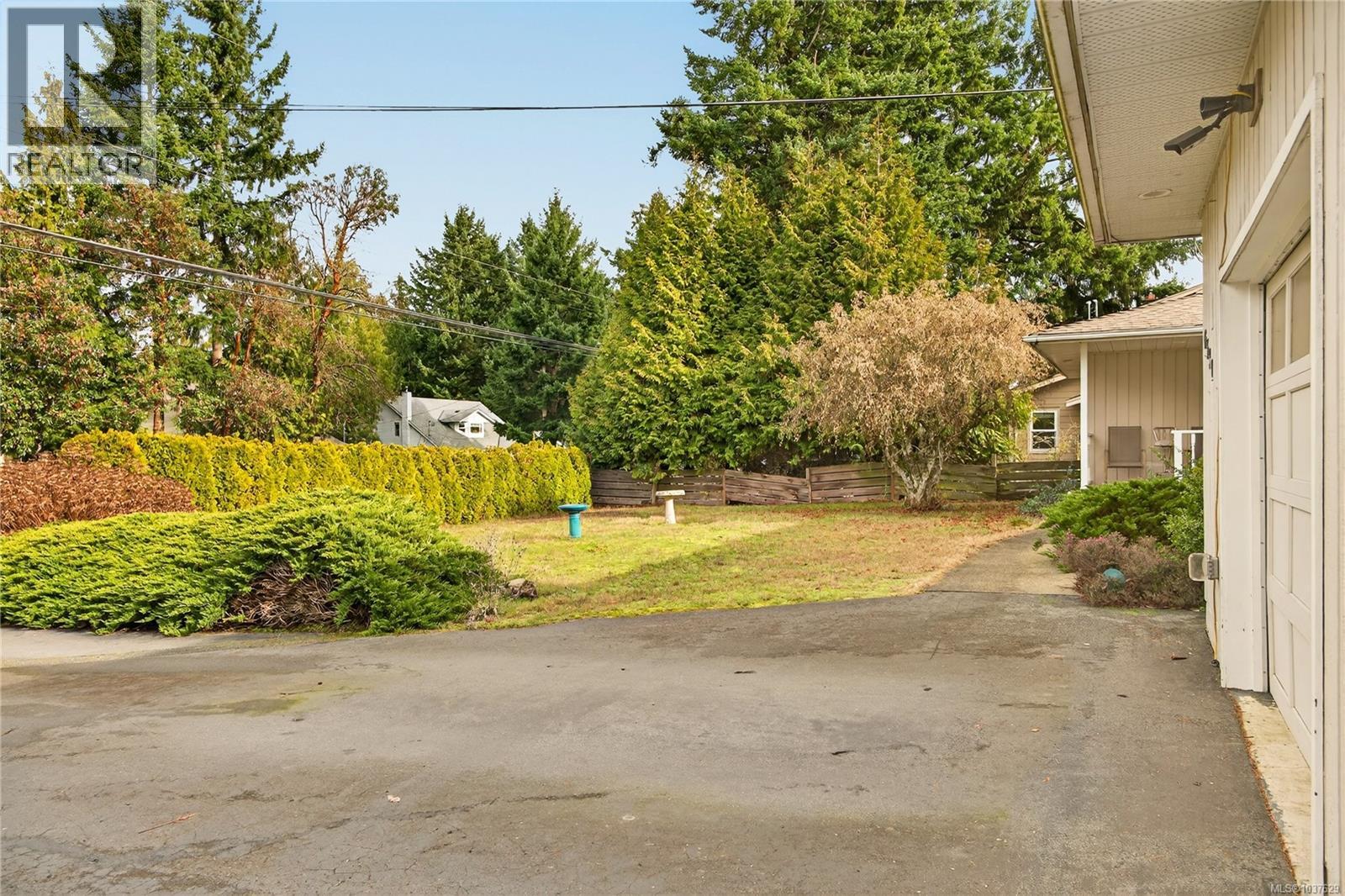 6531 Dover Rd, Nanaimo