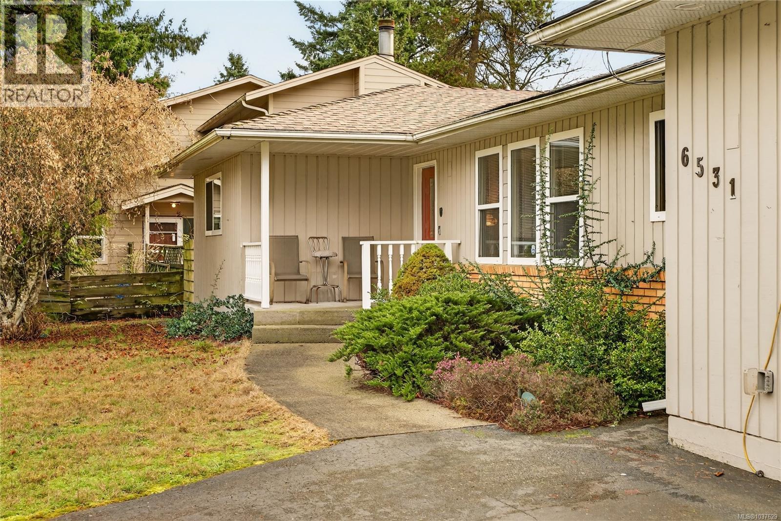 6531 Dover Rd, Nanaimo