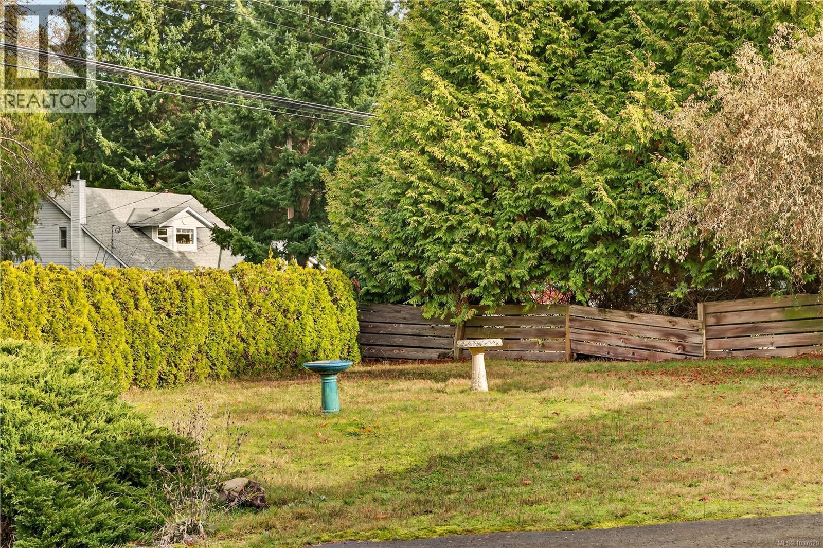 6531 Dover Rd, Nanaimo