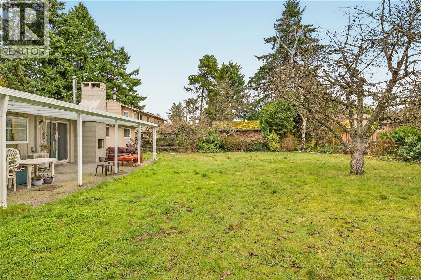 6531 Dover Rd, Nanaimo
