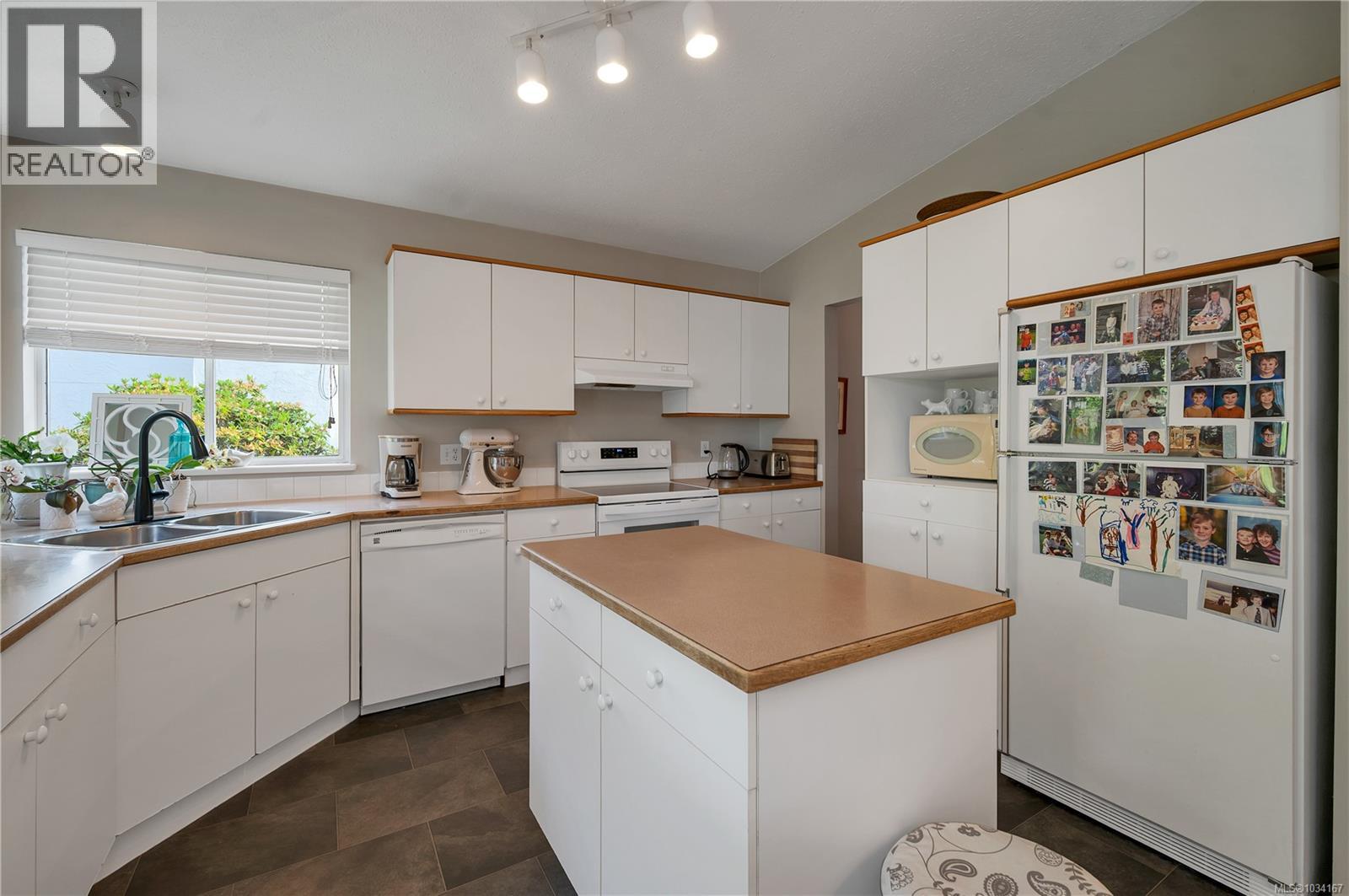 2635 Seymour Pl, Campbell River