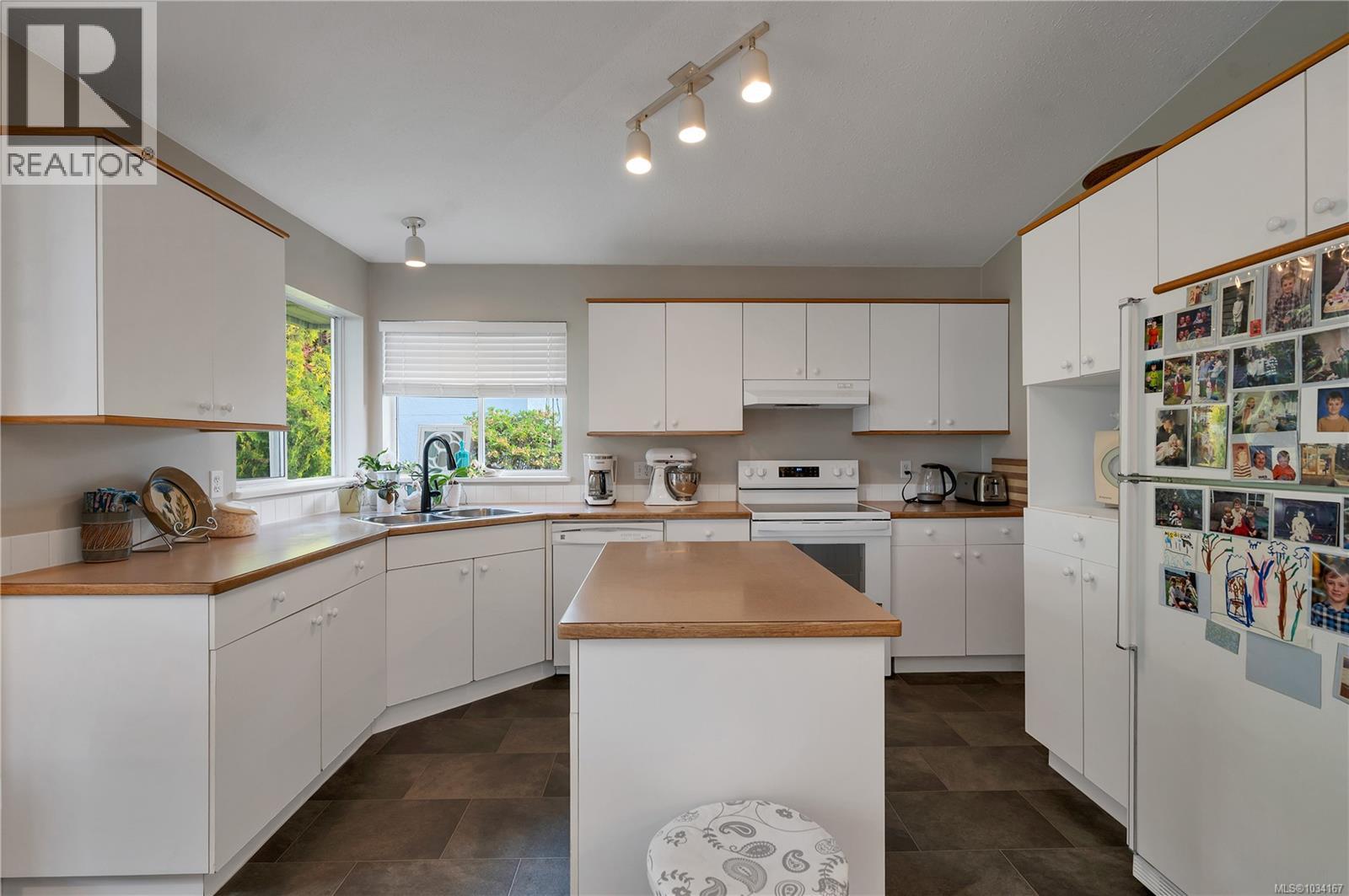 2635 Seymour Pl - 16