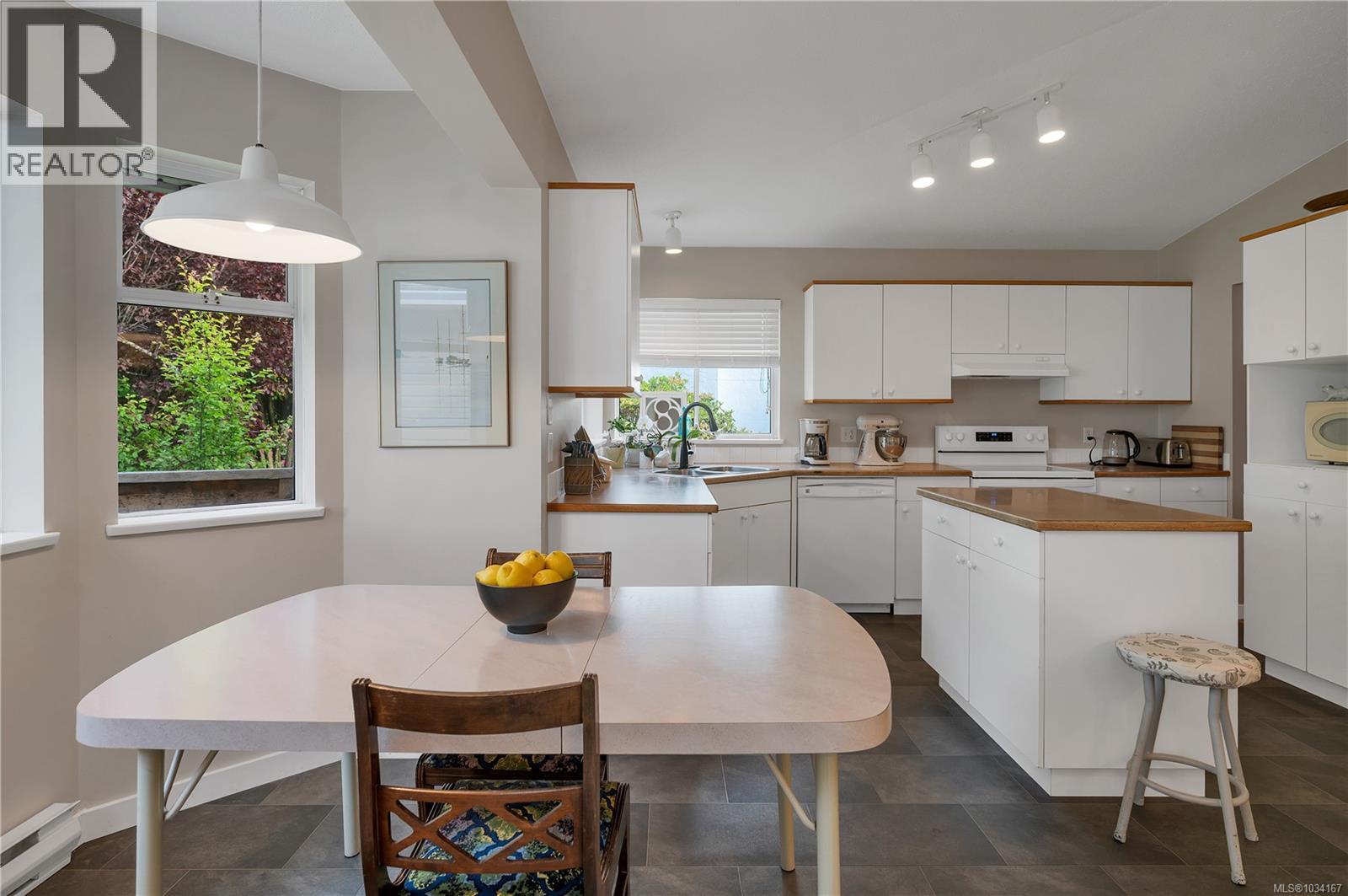 2635 Seymour Pl, Campbell River