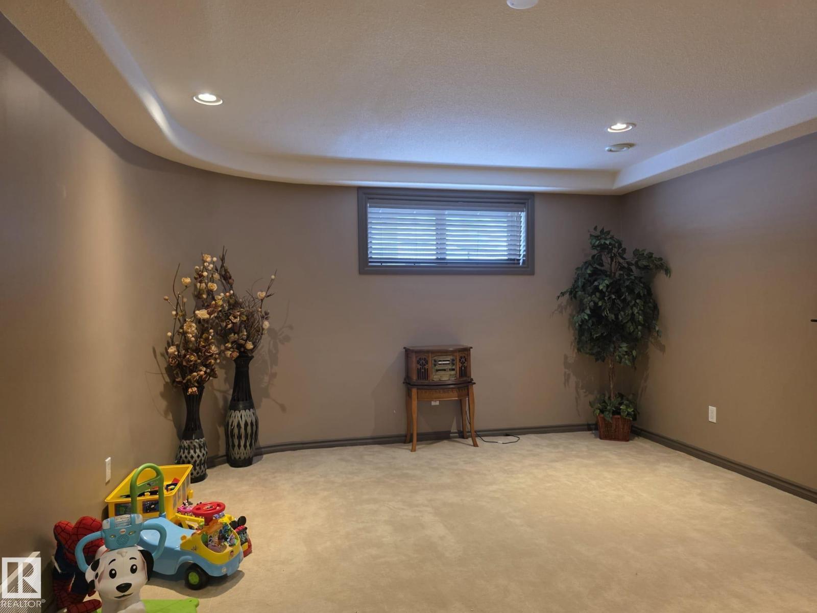 4477 36 ST - 44