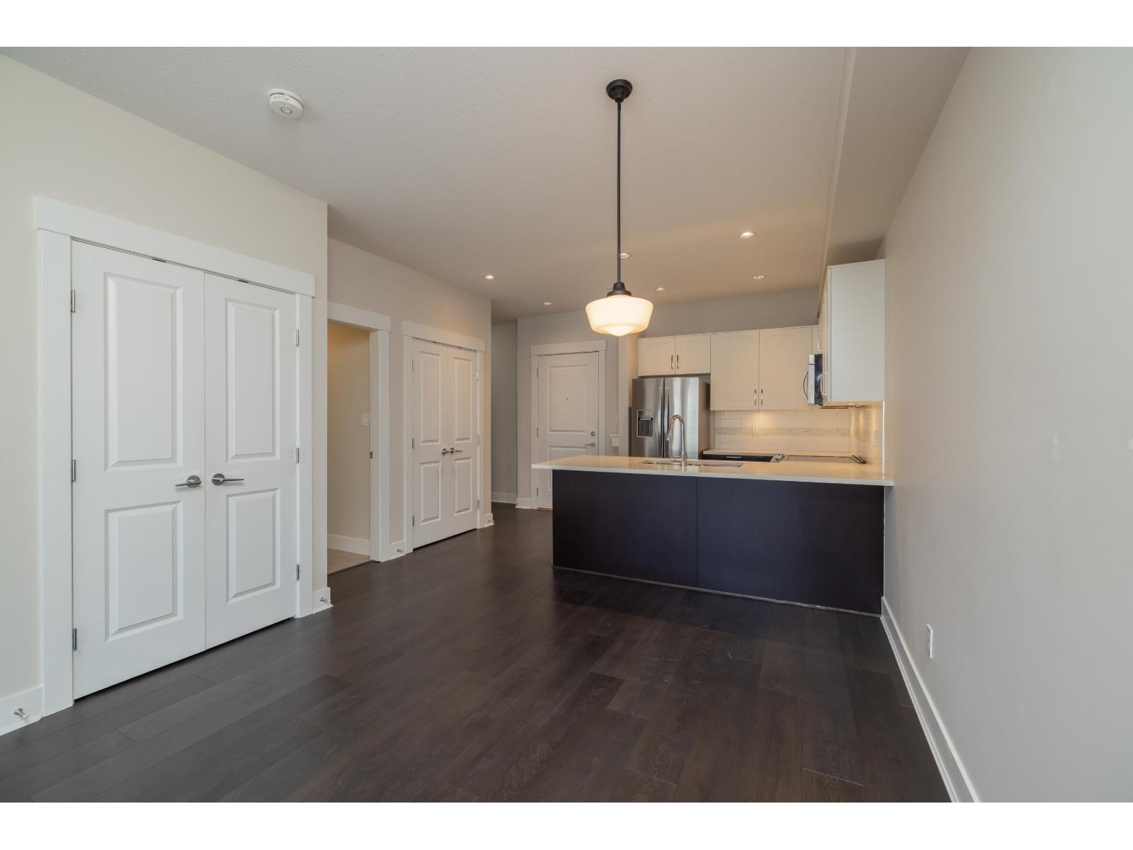 316 20728 WILLOUGHBY TOWN CENTRE DRIVE, Langley