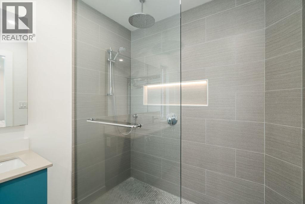 1032 EDGEWATER CRESCENT, Squamish