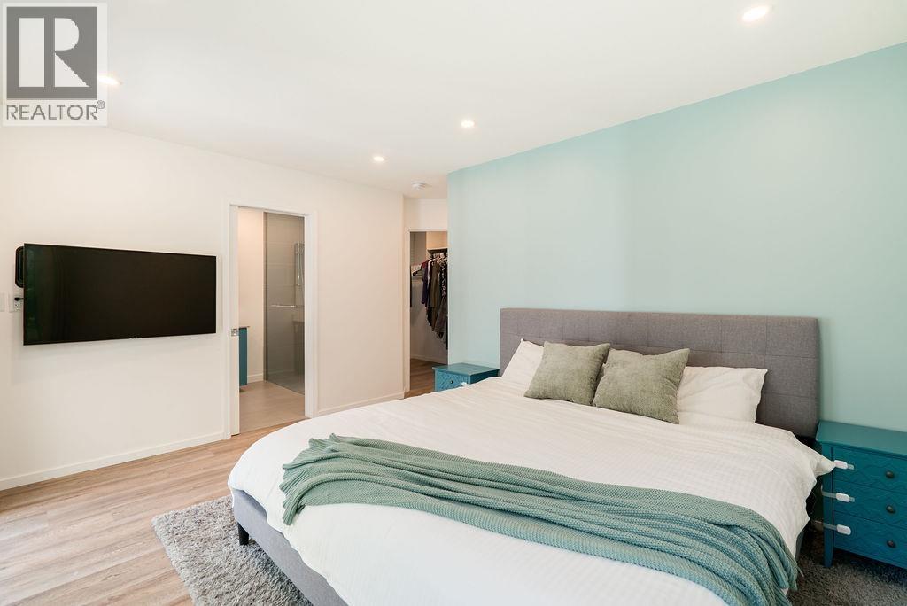 1032 EDGEWATER CRESCENT, Squamish