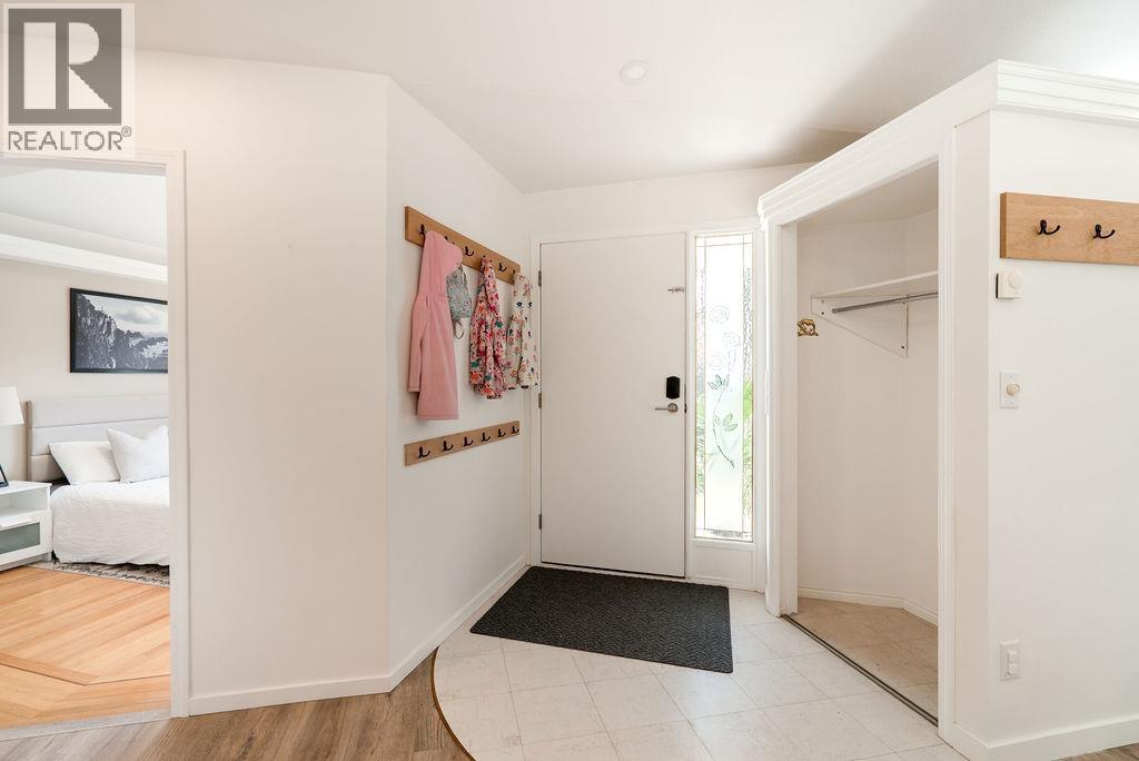 1032 EDGEWATER CRESCENT, Squamish