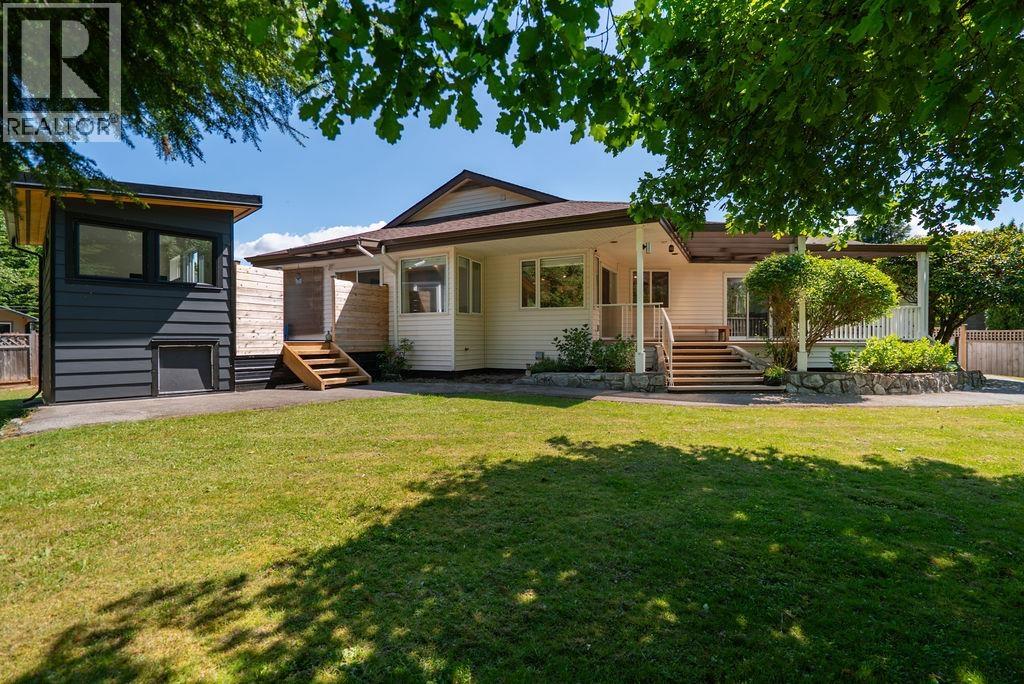 1032 EDGEWATER CRESCENT, Squamish