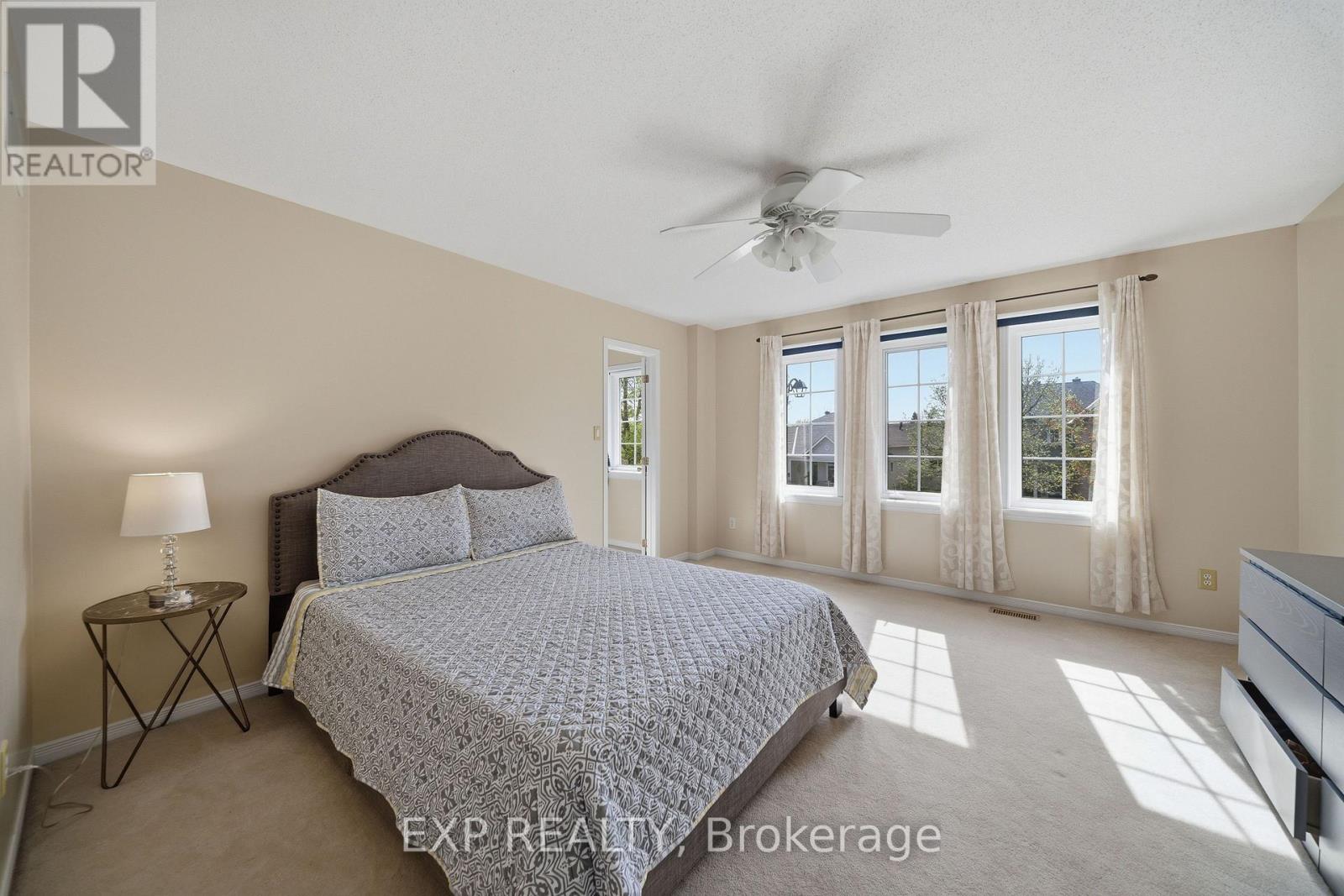 49 PONDHOLLOW WAY - 24