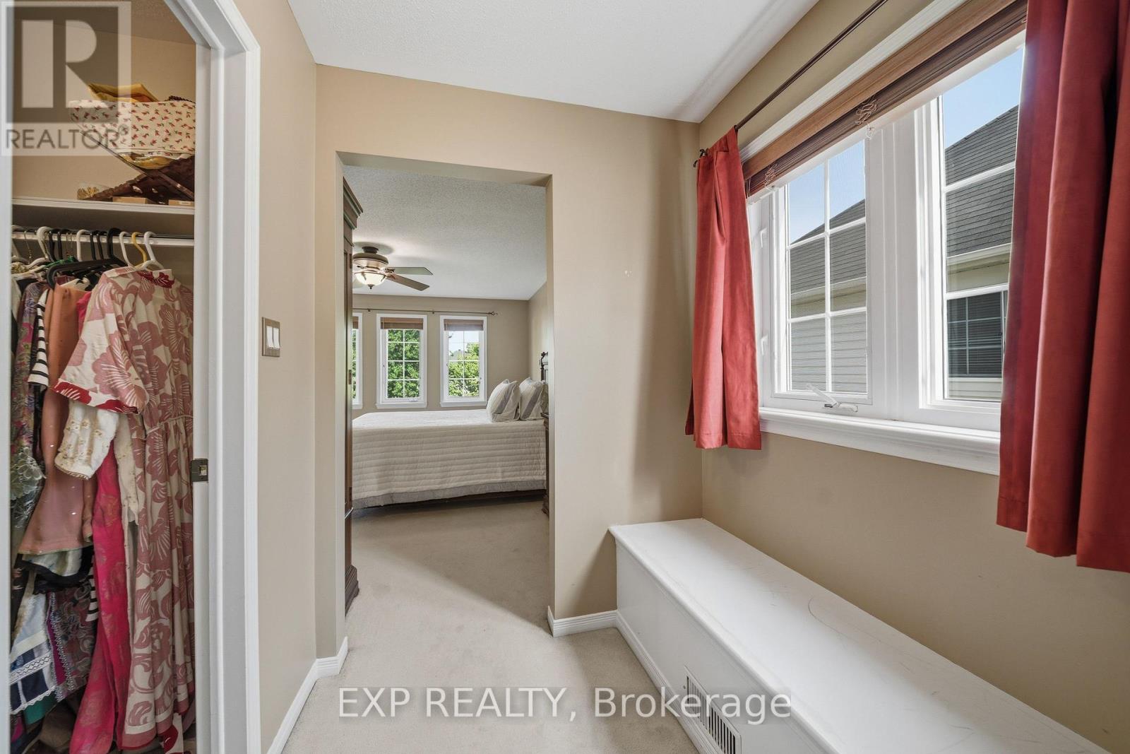 49 PONDHOLLOW WAY - 26