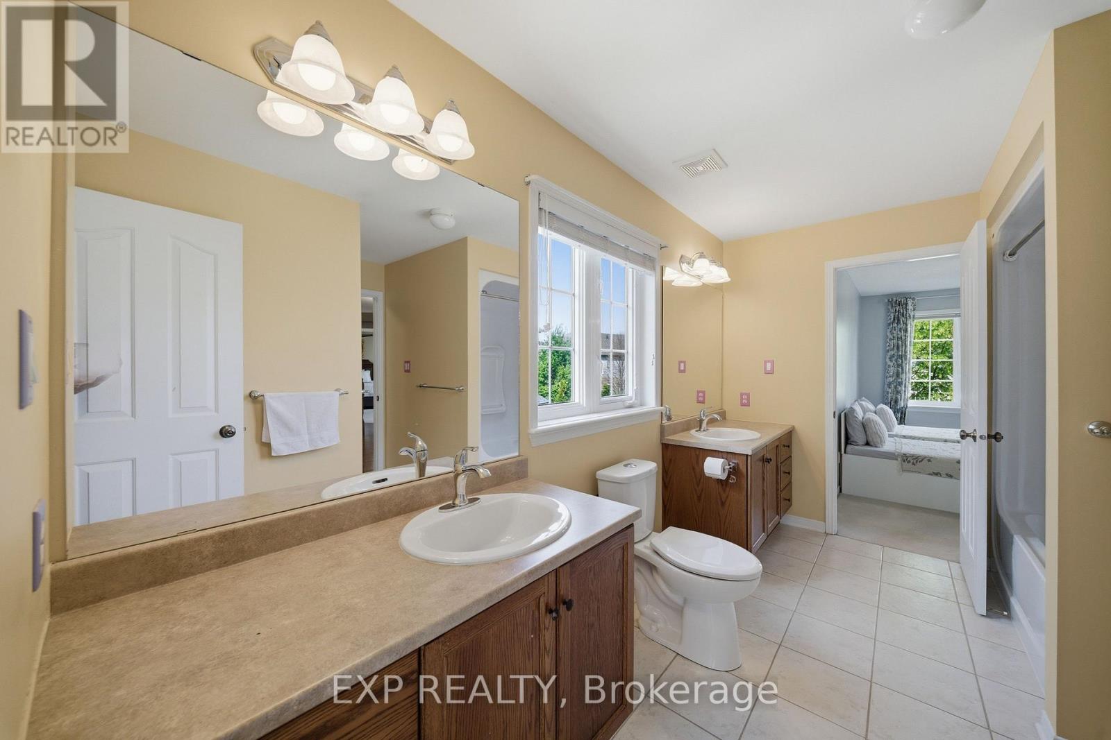 49 PONDHOLLOW WAY - 29