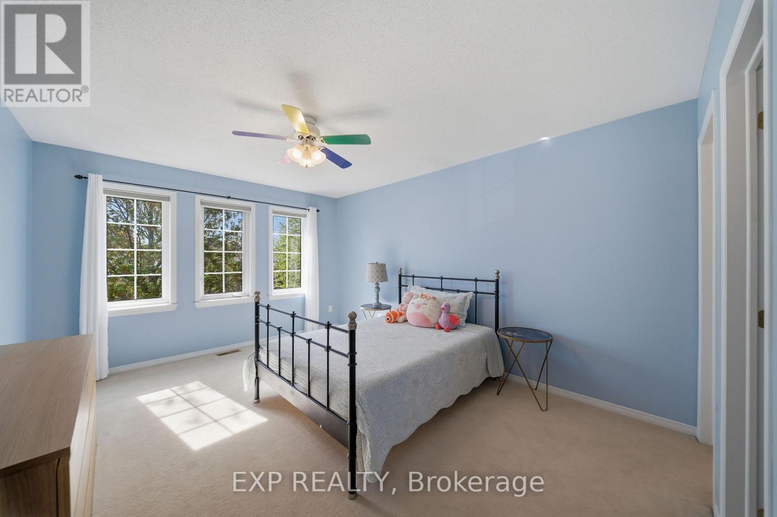 49 PONDHOLLOW WAY - 31