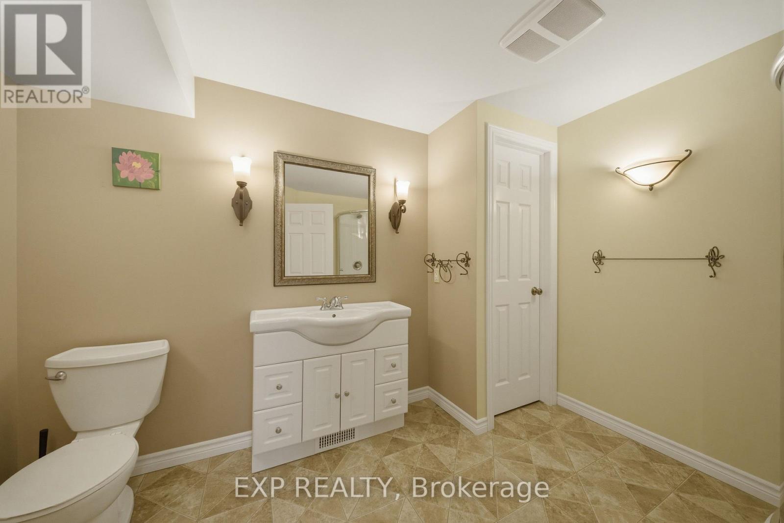49 PONDHOLLOW WAY - 36