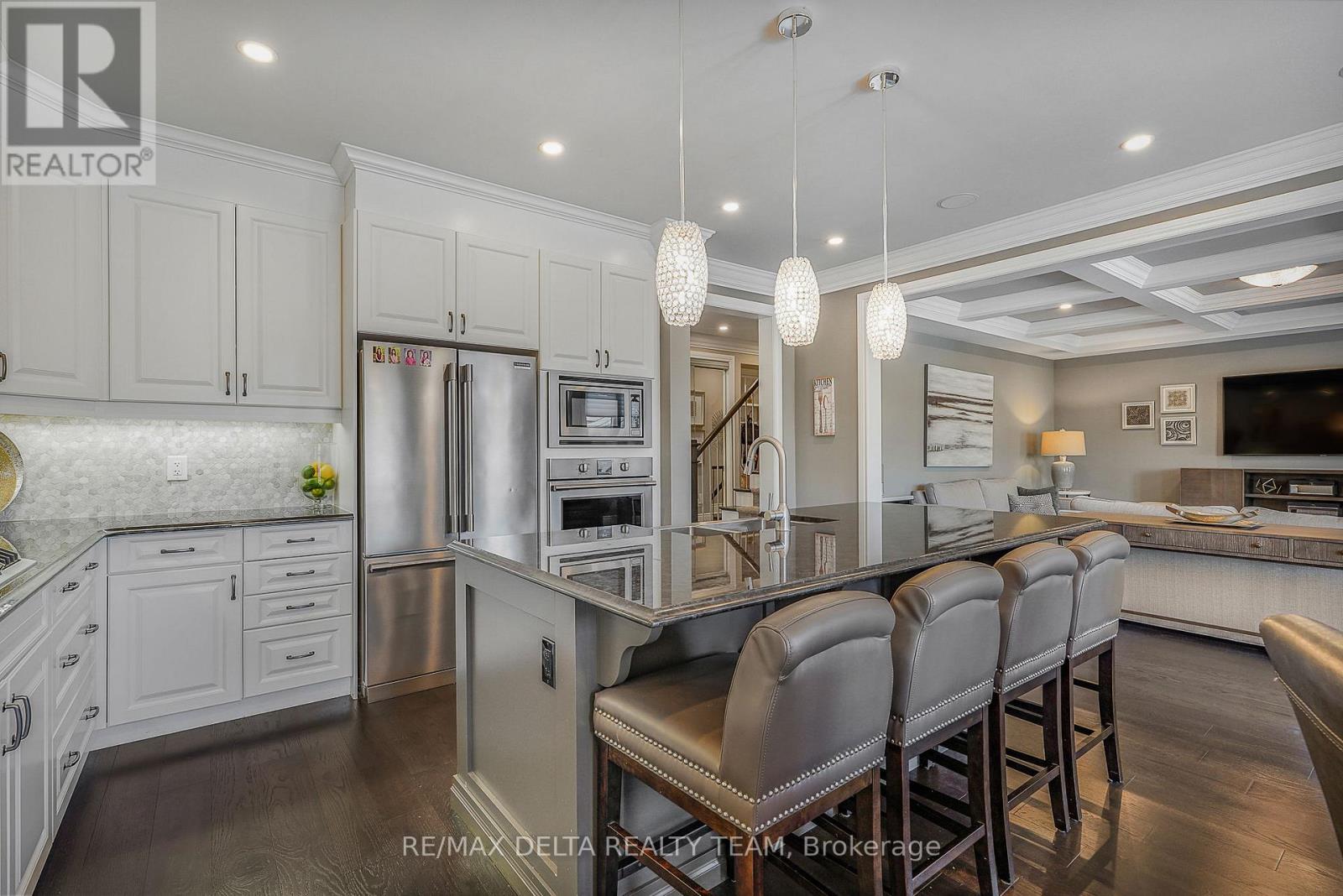 110 SWEETVALLEY DRIVE - 15