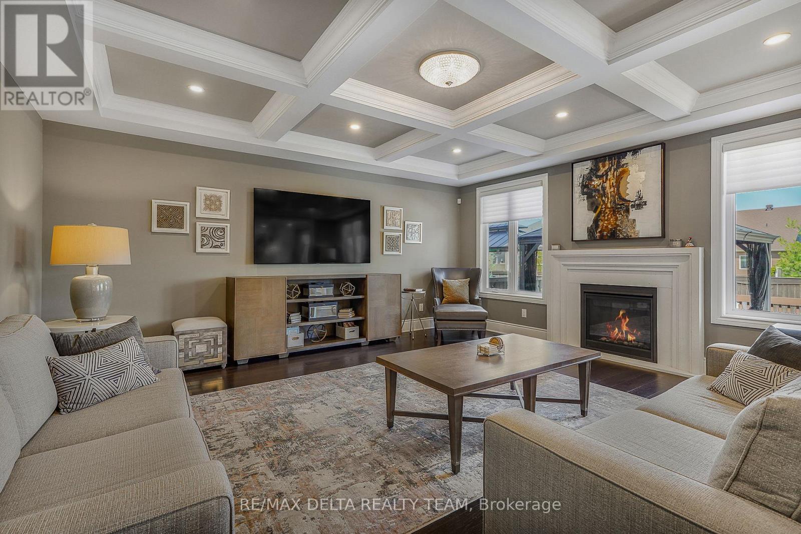 110 SWEETVALLEY DRIVE - 18