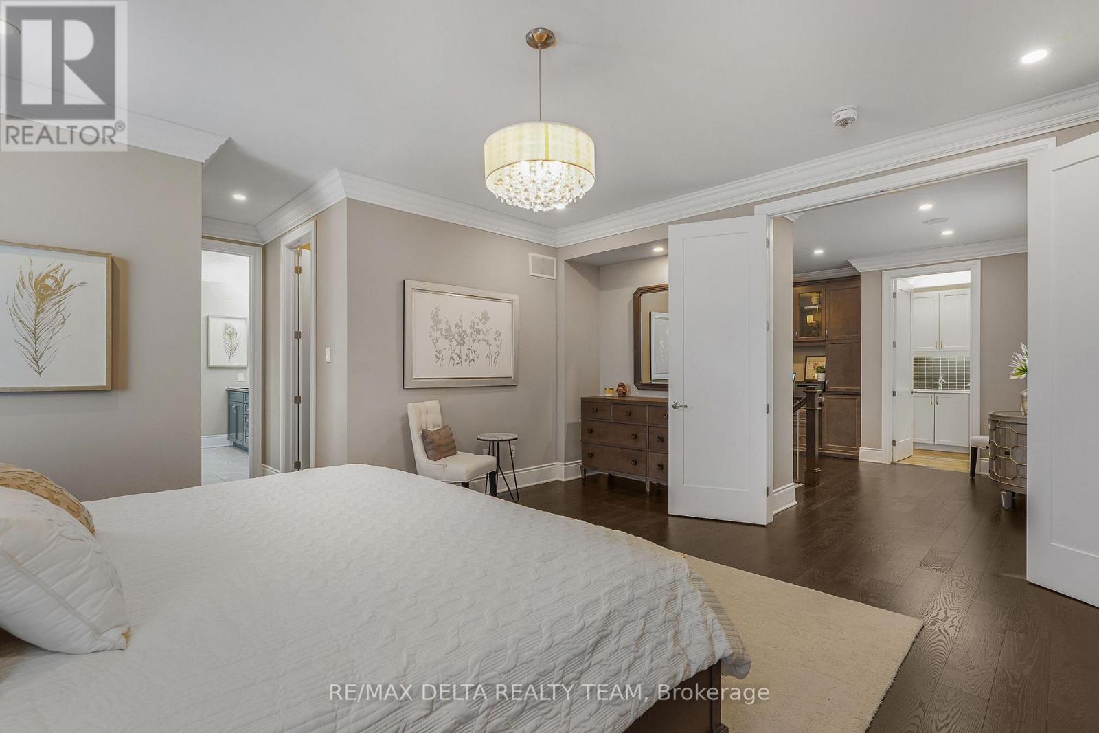 110 SWEETVALLEY DRIVE - 22