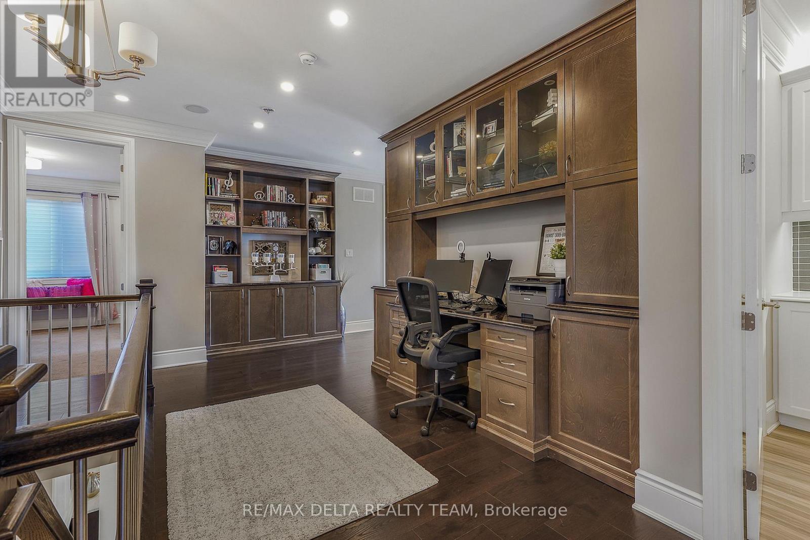 110 SWEETVALLEY DRIVE - 29