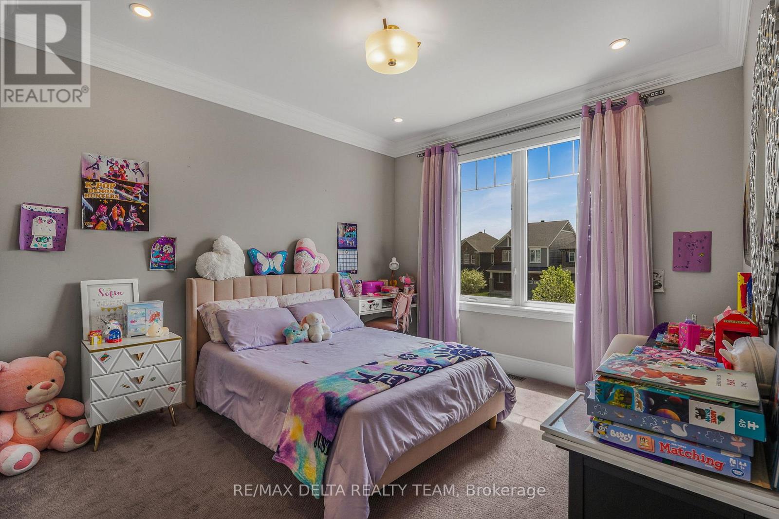 110 SWEETVALLEY DRIVE - 34