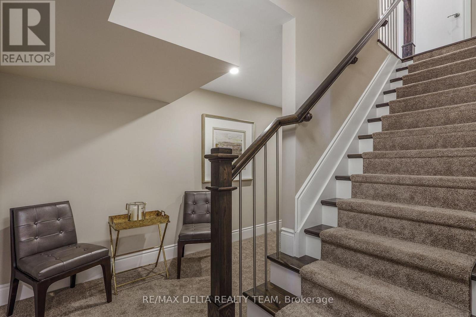 110 SWEETVALLEY DRIVE - 39