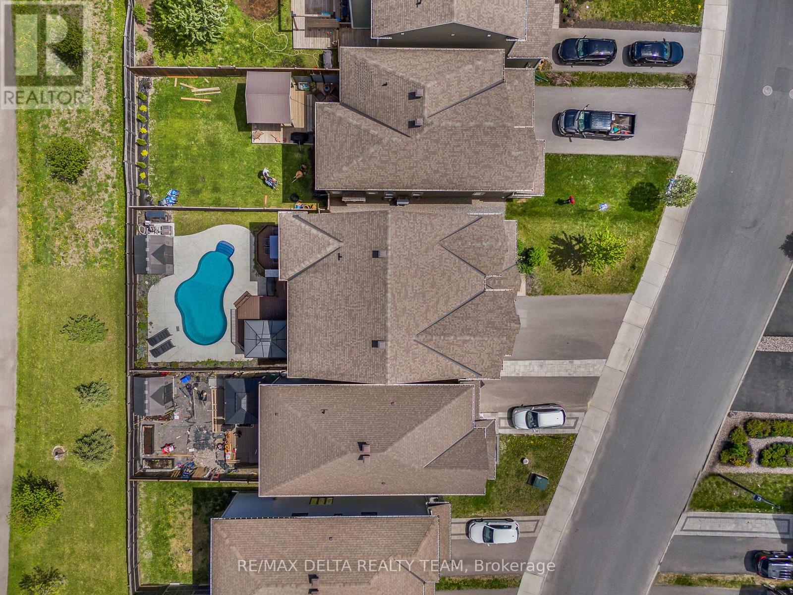 110 SWEETVALLEY DRIVE - 48