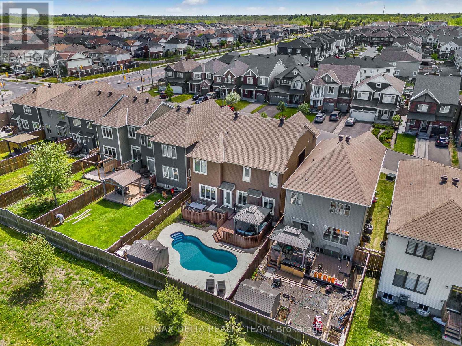 110 SWEETVALLEY DRIVE - 49