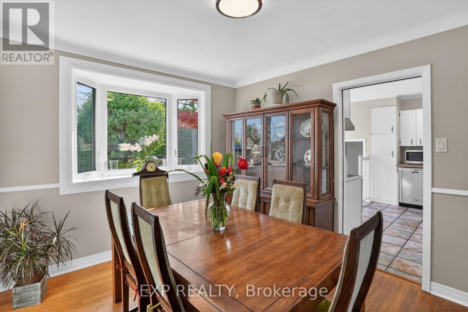 4 WOLMSLEY CRESCENT - 14