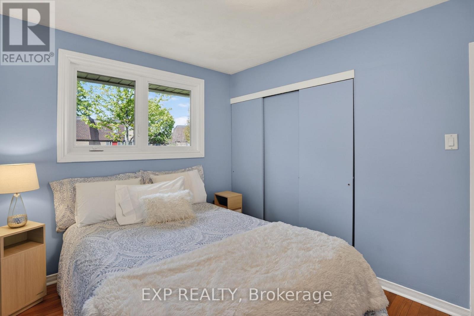 4 WOLMSLEY CRESCENT - 21