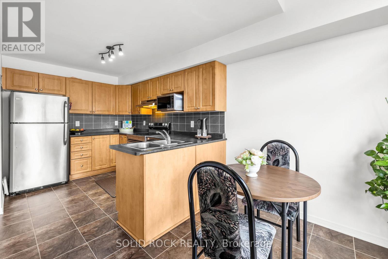 438 HARESFIELD COURT - 11