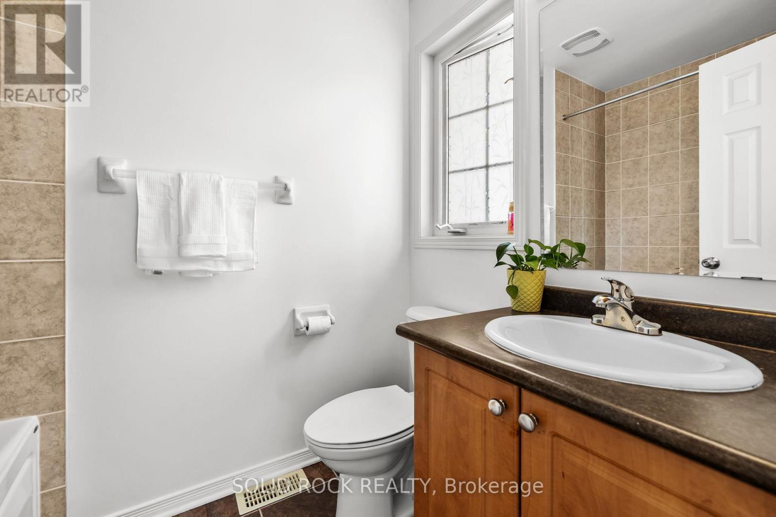 438 HARESFIELD COURT - 23