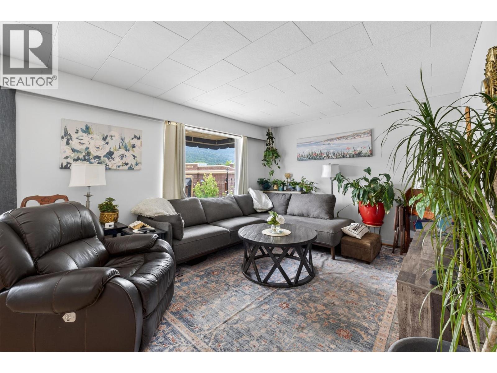  81 Hudson Avenue Northeast, Salmon Arm