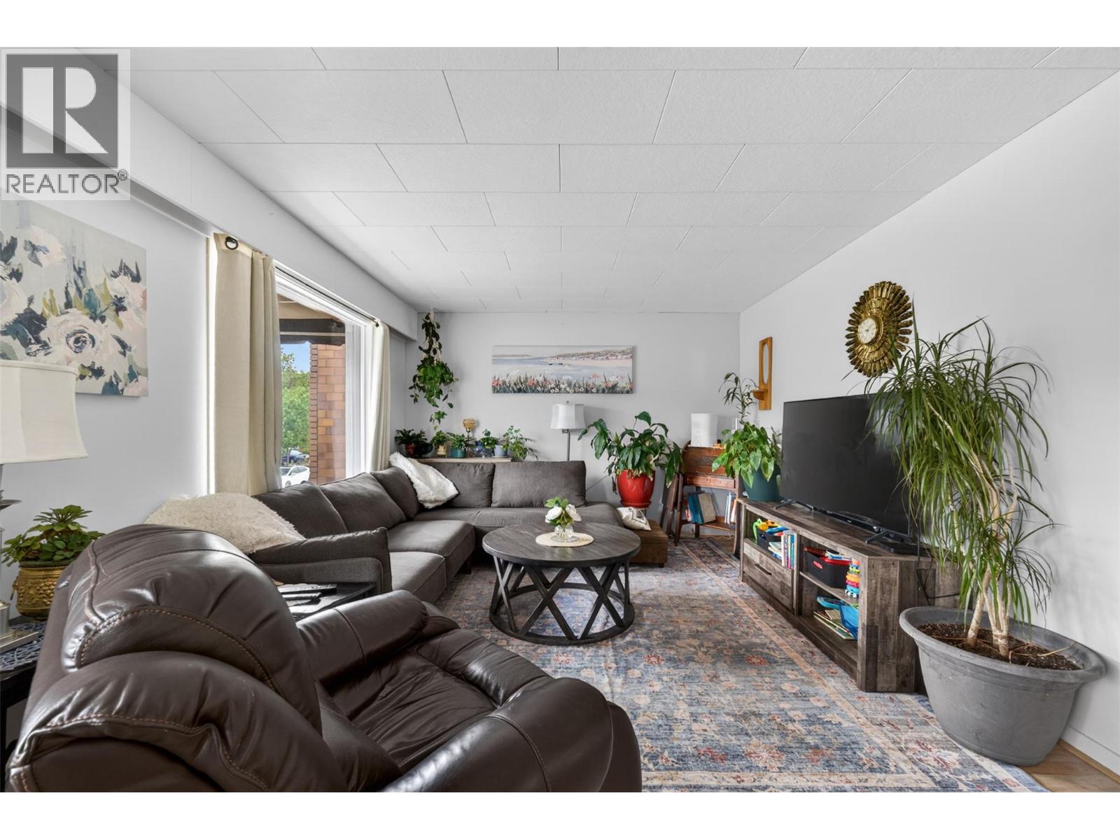  81 Hudson Avenue Northeast, Salmon Arm