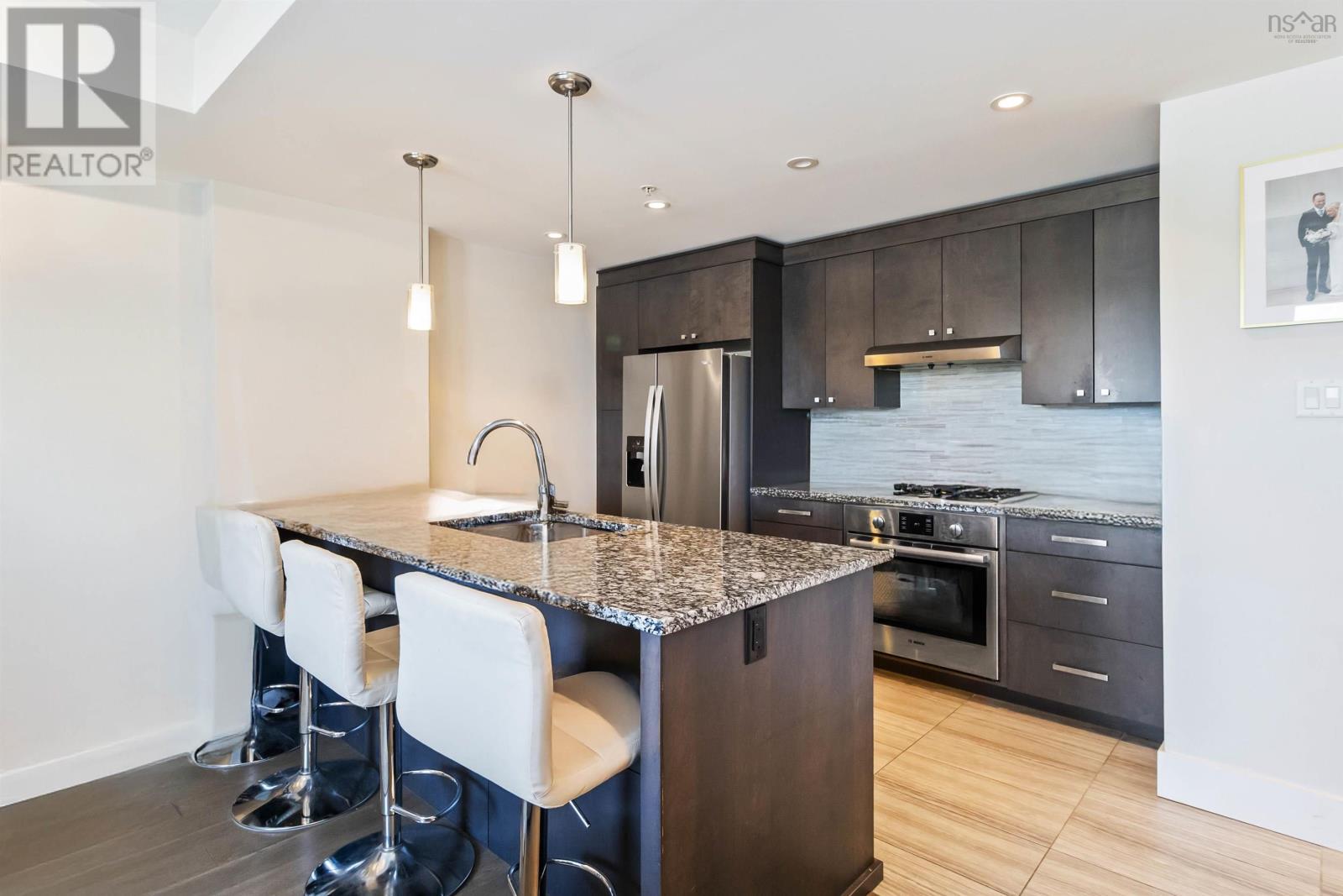 #701 67 Kings Wharf Place - 11