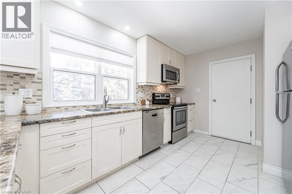 25 HAHN Place Unit# MAIN, Kitchener, Ontario, N2M1R4 — Photo 6