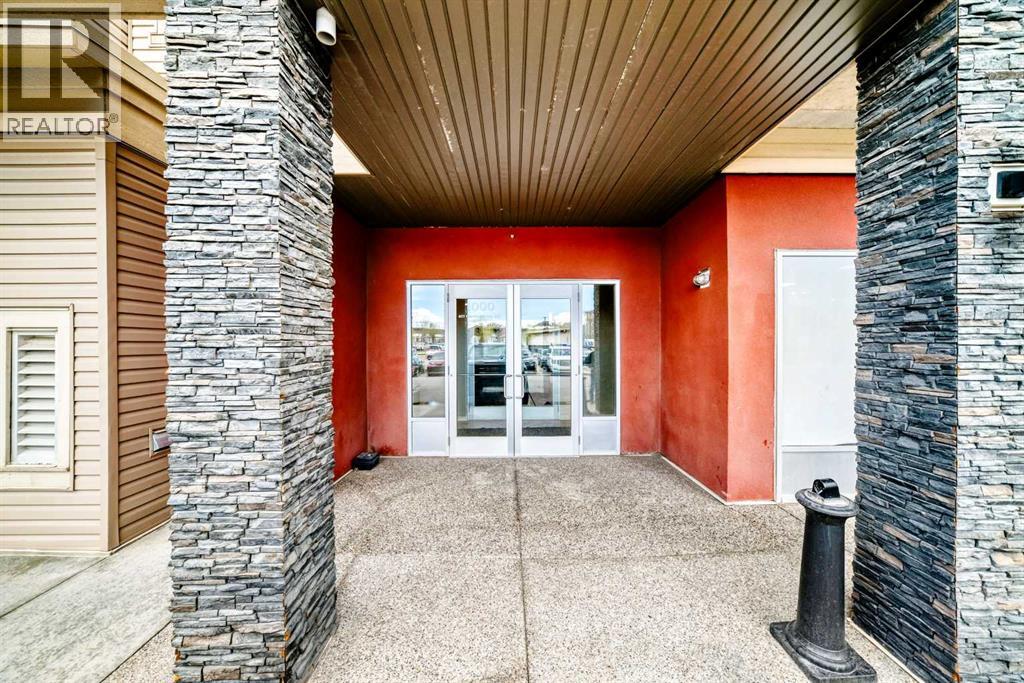 #1208 403 Mackenzie Way SW - 4