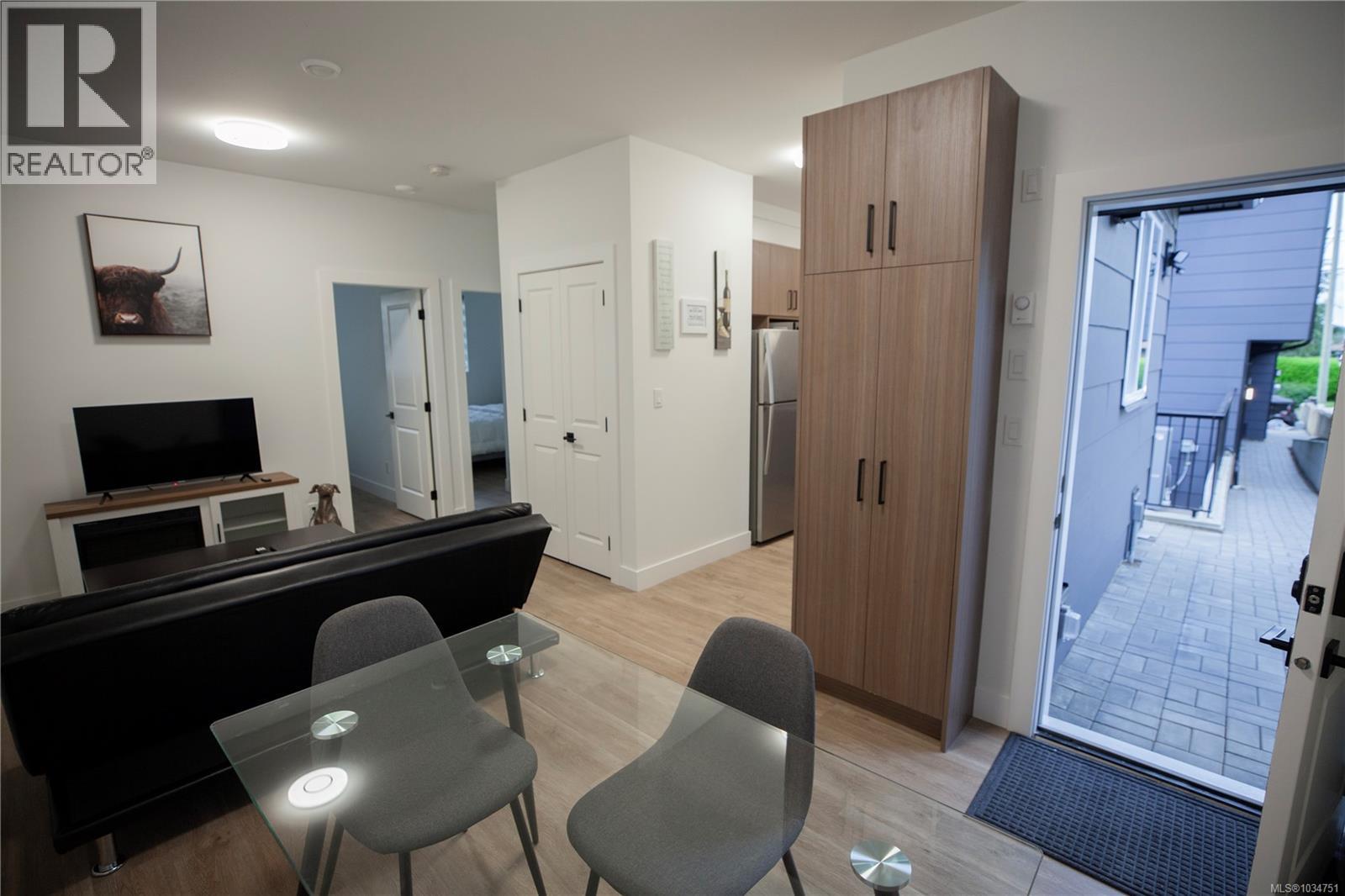  741 Snowdrop Avenue, Saanich
