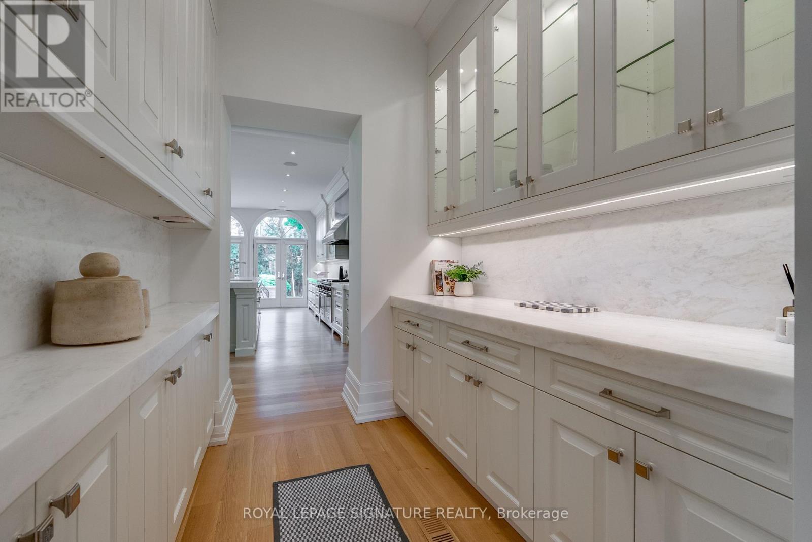 27 TEDDINGTON PARK AVENUE - 10